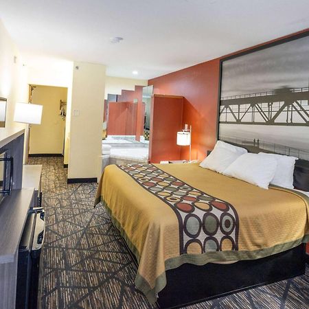 Super 8 By Wyndham Big Rapids Motell Exteriör bild