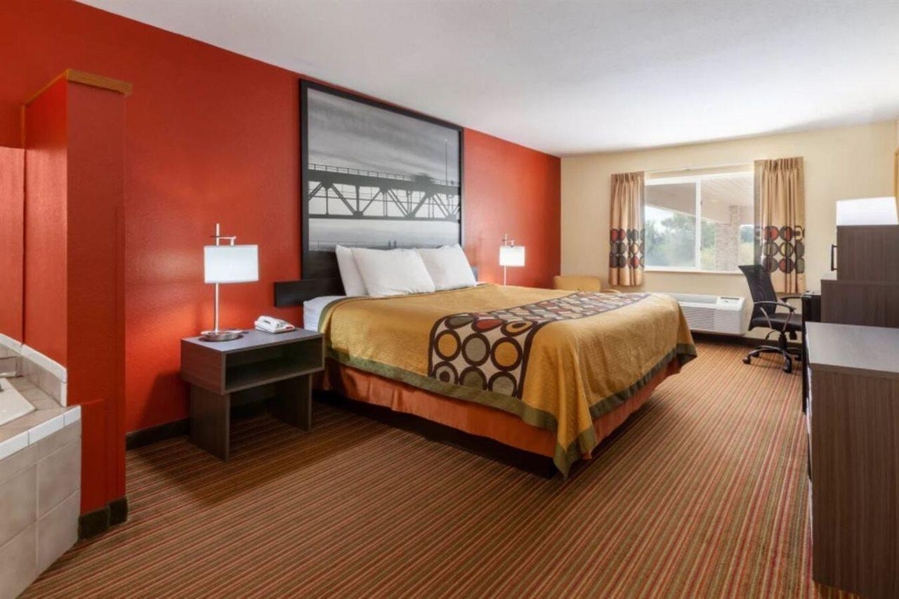 Super 8 By Wyndham Big Rapids Motell Exteriör bild
