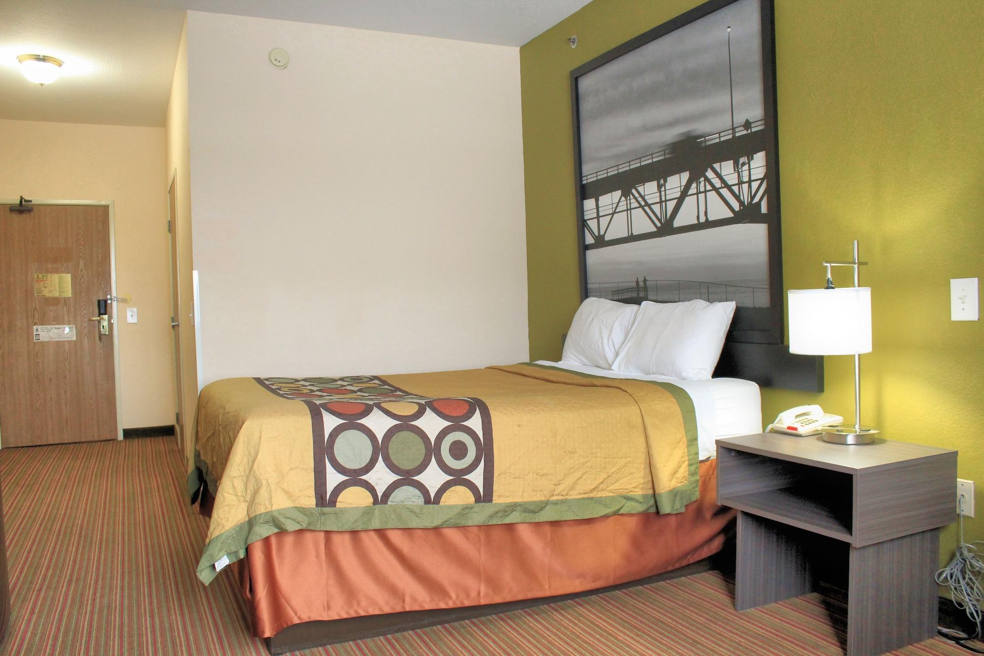 Super 8 By Wyndham Big Rapids Motell Exteriör bild